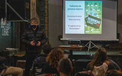 Gazte zein nagusiek erakutsi dute Ahoztar Zelaietak aurkeztutako gaiarekiko ardura