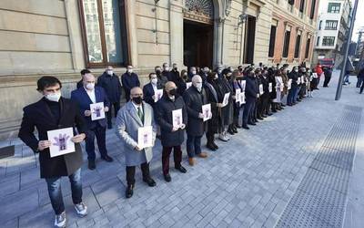 Antsoaingo eraso matxista gaitzetsi du Nafarroako Parlamentuak