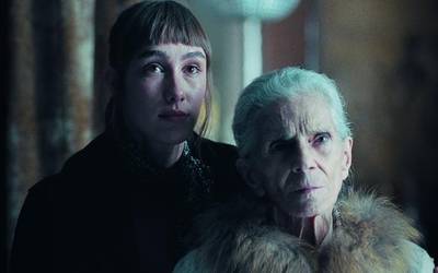 'La abuela' filma: zaintza xurgatzailea