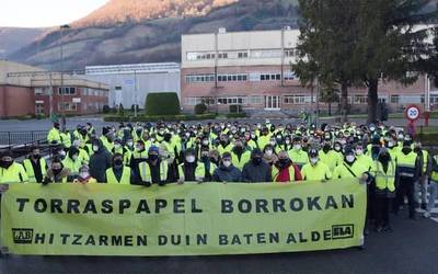 Torraspapeleko bigarren greba egunak ere jarraipen zabala izan du