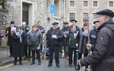 Santa Agedako koplek girotuko dituzte kaleak egubakoitzean