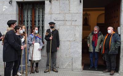 Kopla kantuan ospatu dute herriko ikastetxeek Santa Ageda bezpera