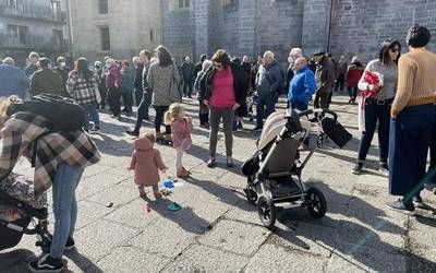 Dozenaka lagun batu dira torturaren aurkako elkarretaratzean