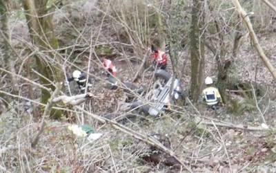 21 urteko gazte bat hil da Baztanen, autoarekin amildegi batetik behera erorita