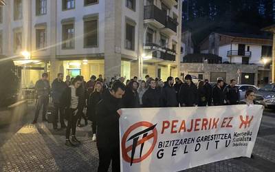 Kontseilu Sozialistak deituta, Beasain eta Bergara arteko bidesariaren aurkako elkarretaratzea Antzuolan