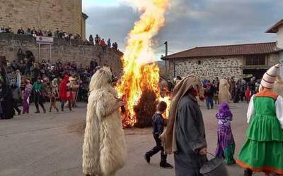 Herri inauteriak ospatu ditu Zalduondok