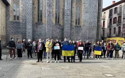 Ukrainako gerrako biktimei laguntzeko bideak irekitzen ari dira Udala eta tokiko erakundeak