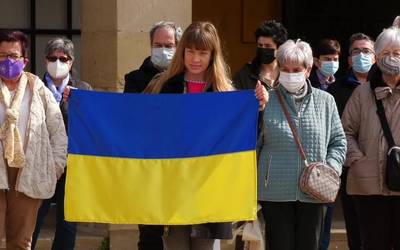 EUDEL-ek deituta, elkarretaratze isilak burutu dira goierrin Ukrainaren alde