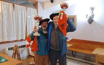 Serafin Vicentek eta Anselmo Martinezek osatutako bikotea garaile Antzuolako Mus txapelketan