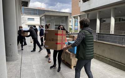Ukrainan gertatzen ari dena ulertu eta bertako herritarrak laguntzeko hainbat ekimen bailaran