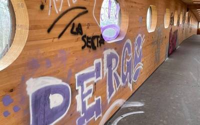 Trabakuko pasabidean pintaketak egin dituzte