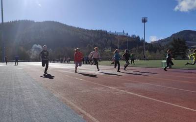 Asteburu honetan eskubaloiko nesken infantil taldeak bakarrik izango du hitzordua