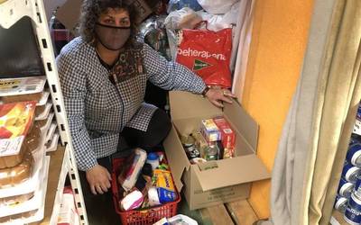 Ukrainaren aldeko elkarretaratzea eta material bilketa