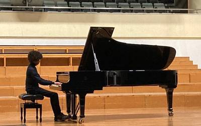Jon Mestre piano-jole gazteak lehen saria lortu du Gasteizen