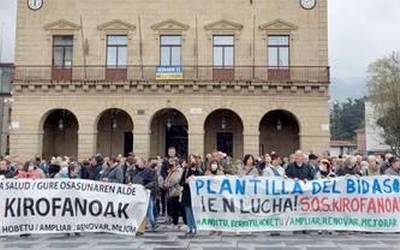 Bidasoa Ospitaleko bloke kirurgikoa ez ixteko eskaera berretsi dute bertze behin herritarrek