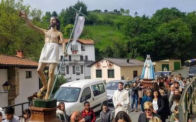 Aste Santuan egingo diren elizkizun eta ospakizunen berri eman du San Pedro Parrokiak