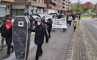 Zornotzako manifestazioan "egiazko" osasun sistema publiko eta unibertsala aldarrikatu dute