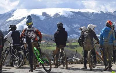 65 txirrindulari lehiatu ziren DH IrriSarri Bike Txapelketan