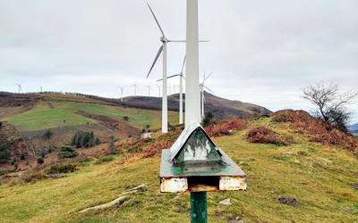Zentral eoliko bat eraikitzeko proiektua geratzeko eta Karakate babesteko taldea sortu dute
