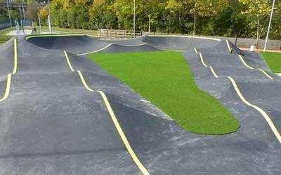 'Pumptrack' parkearen kokalekua aztertzen ari da Udal Gobernua