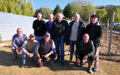 Uzta oparoa eman du beste urte batez baratze solidarioak