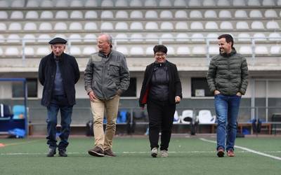 Atzera begiratu, aurrera jarraitu