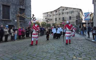 Ostiral Santu arratsaldeko prozesioa, bideoan