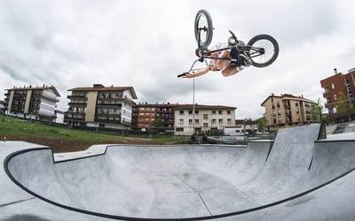 Skate Parken zaletasuna gora berriz