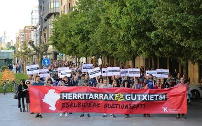 Milaka lagun elkartu dira Iruñean euskararen eta justizia sozialaren alde