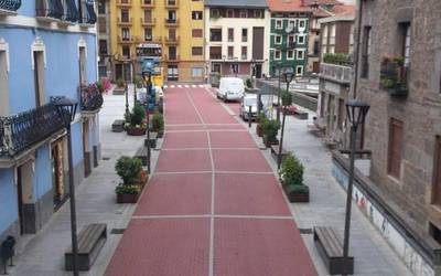 Erdigunea trafikora itxita