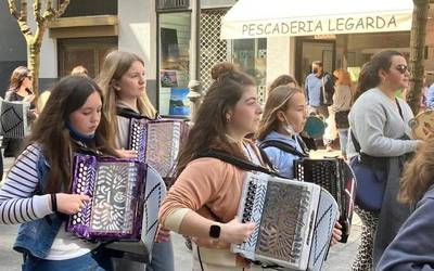 Udaberriko Jaiak herri guztira zabalduko du musika