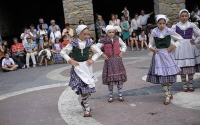 Ekintzaz beteriko goiza izan da gaurkoa Orozkoko Jaietan