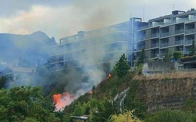 Txarapean sastrakek su hartu duten arren, ez da aparteko kalterik sortu