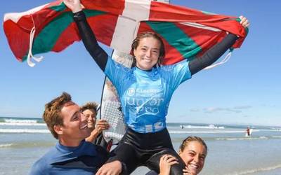 Junior Pro La Torche txapelketa irabazi du Annette Gonzalez Etxabarrik