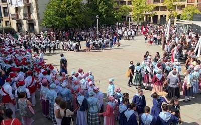 Egun ezin hobea Oñatiko 50. haurren eguna ospatzeko