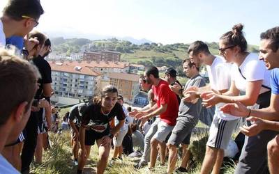 Eguraldi bikaina lagun, irudi zoragarriak utzi ditu autengo Flysch Trail mendi lasterketak