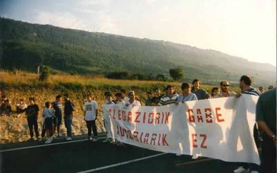 Autobia azpiko pasabide eske