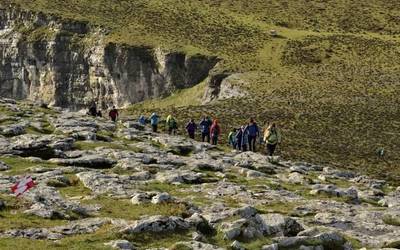 1000 ibiltarik bete arte, zabalik dago Gorobel mendi ibilaldiko izen-ematea