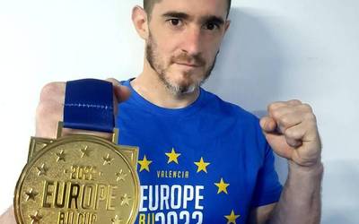 Europako jiu jitsu txapelketa irabazi du Charly Speratti igantziarrak bigarren aldiz