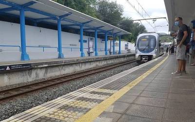 Zumaia eta Donostia arteko tren zerbitzua zabaldu dutela iragarri du Euskotrenek