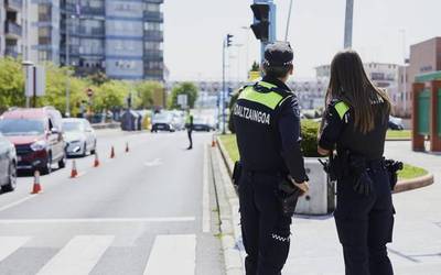 Leioako Udaltzaingoak bi pertsona atxilotu ditu Landabarrin indarkeriaz egindako lapurreta batengatik