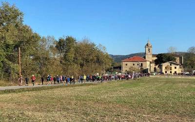 Mendi ibilaldiarekin uztartu zuten festa Lezamako jaietan