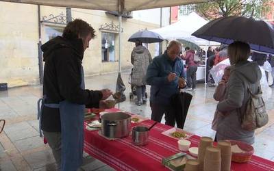 Babarruna protagonista Arrasaten egin duten bertako produktuen aurtengo azken azokan