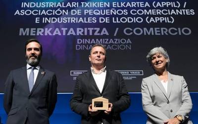 APILLek Euskadi Saria jaso zuen atzo, merkataritza guneen dinamizazioagatik