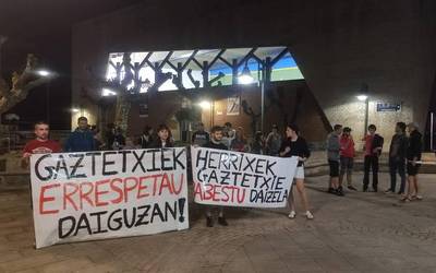 [IRITZIA]: "Berrizko Gaztetxearen aurkako erasoek  herri osoari eragiten diote"