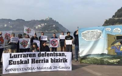 Euskal Herria Bizirik plataforma jaio da, "lurraren defentsan"