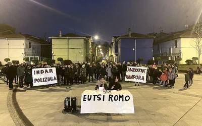 "Romok frogatu du inposizioei erantzuteko gauza dela"