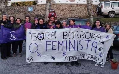 Borroka feministaren aldeko mezua zabaldu dute aranoarrek emakumearen egunean