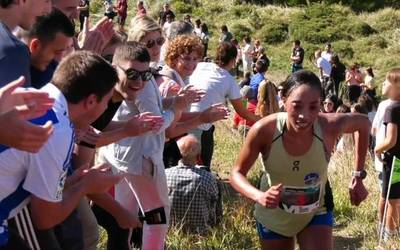 Aro berri bati ekingo dio Zumaia Flysch Trail lasterketak