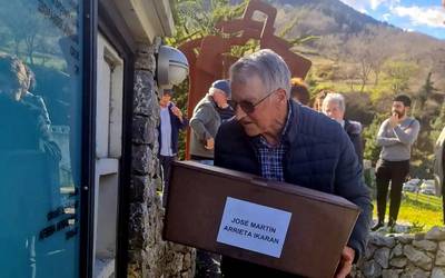 Jose Martin Arrieta Ikaran gudariaren gorpuzkiak ehortzi dituzte Olasoko kolunbarioan